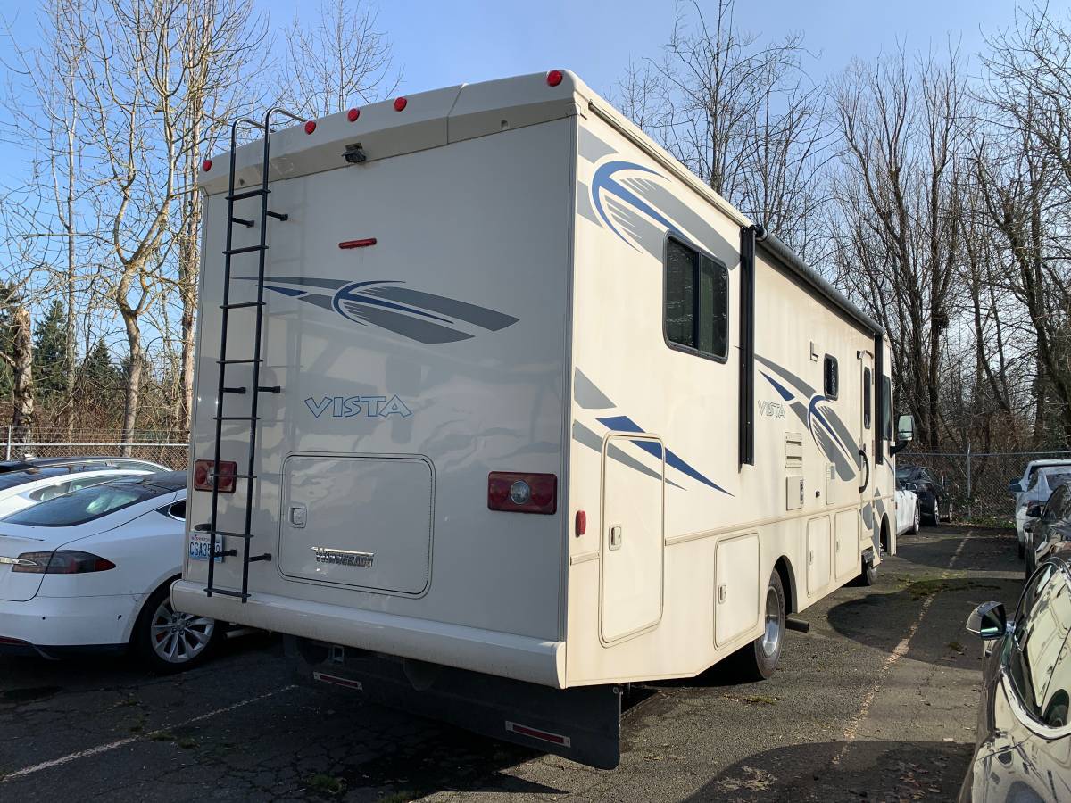 2017 Winnebago VISTA 31KE in portland OR