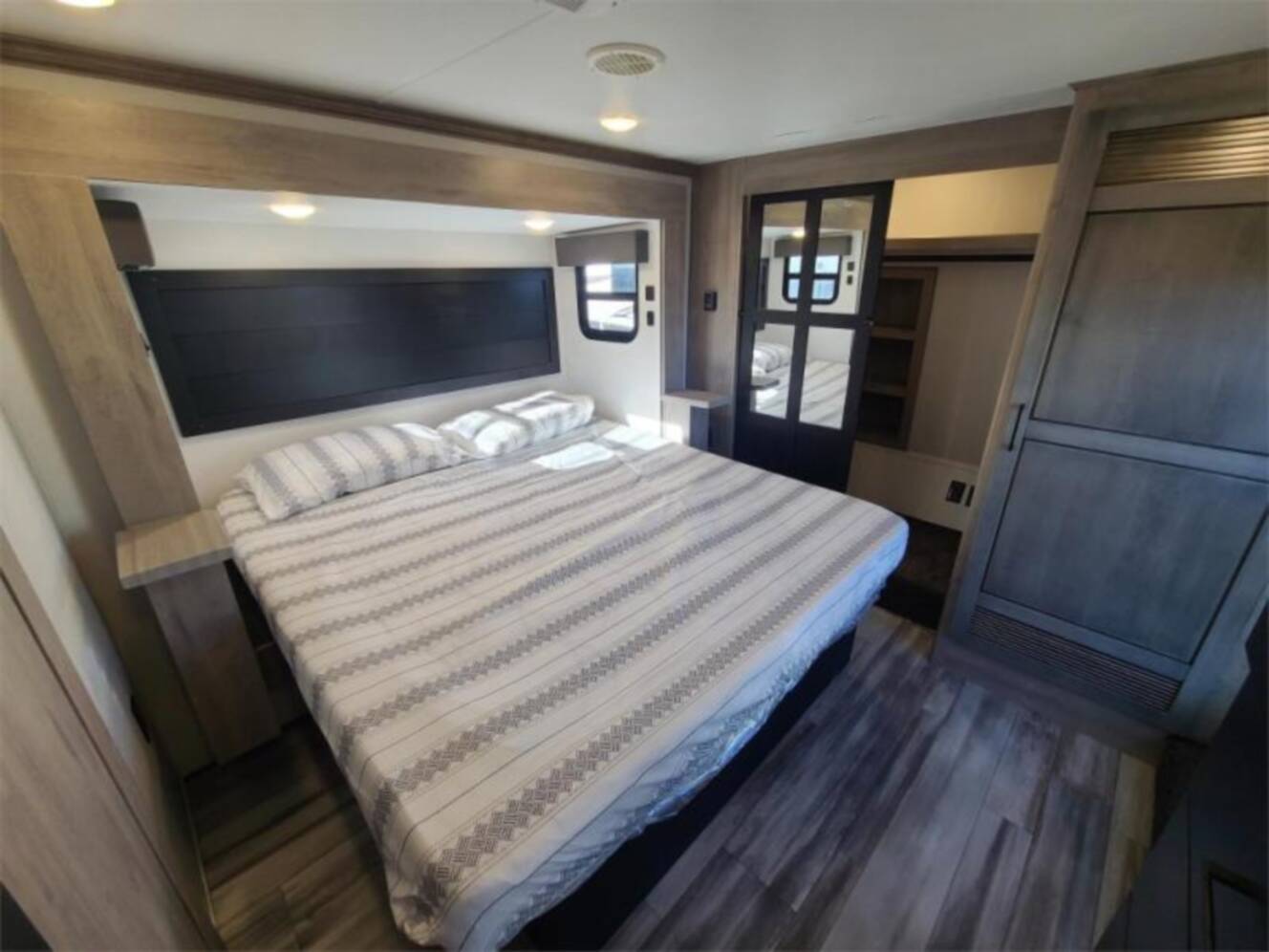 A photo of this 2024 Heartland BIG COUNTRY 3900MO