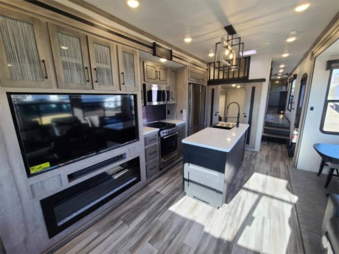 A photo of this 2024 Heartland BIG COUNTRY 3900MO