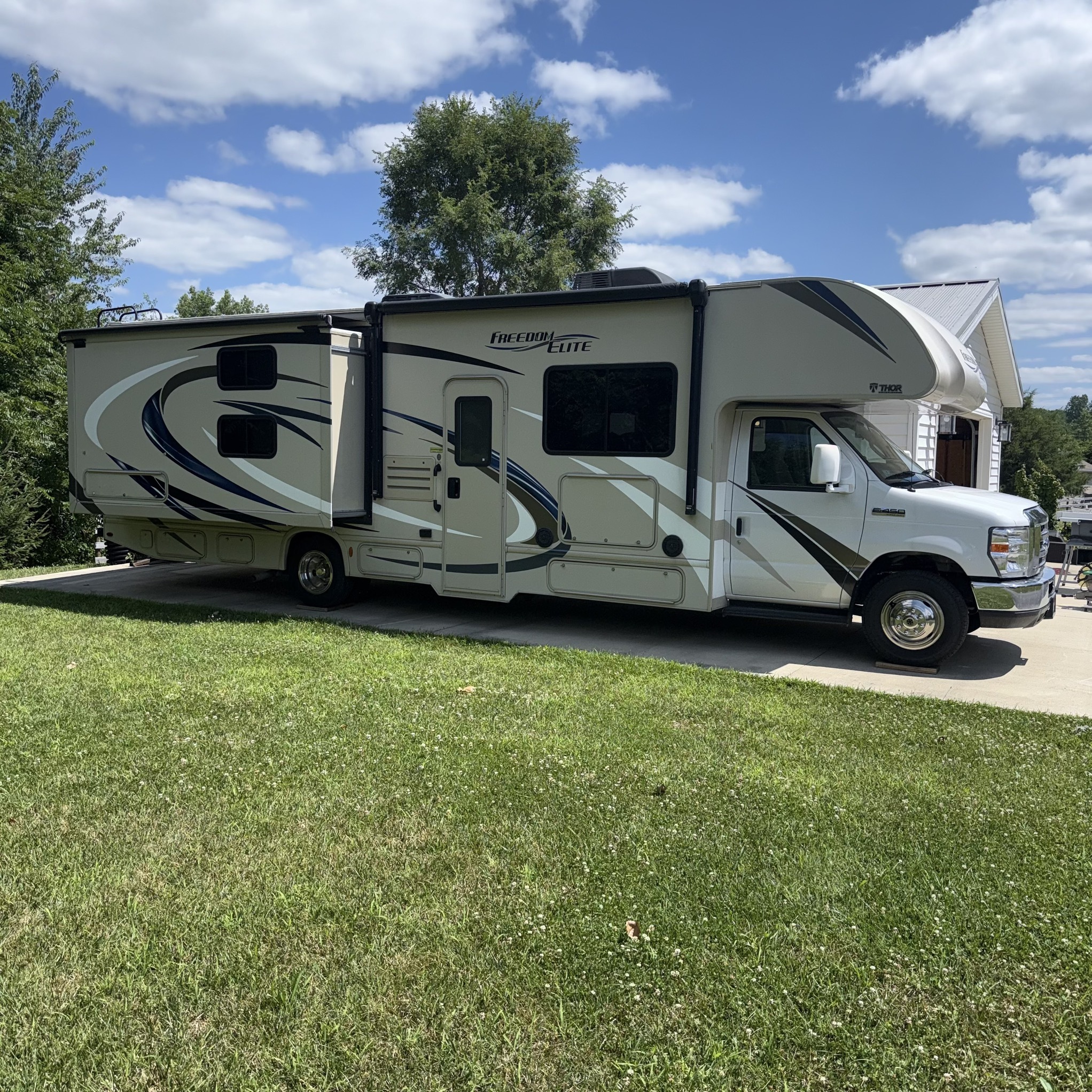 2017 Thor Motor Coach FREEDOM ELITE 30FE RV