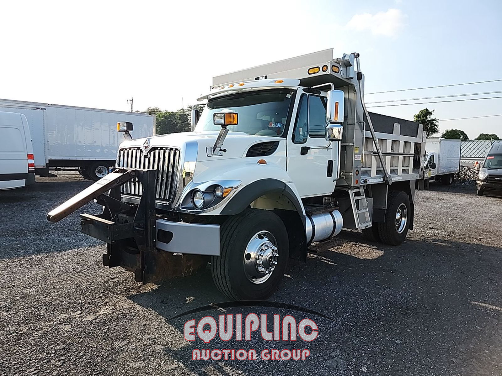2014 INTERNATIONAL 7400 in Harrisburg, PA