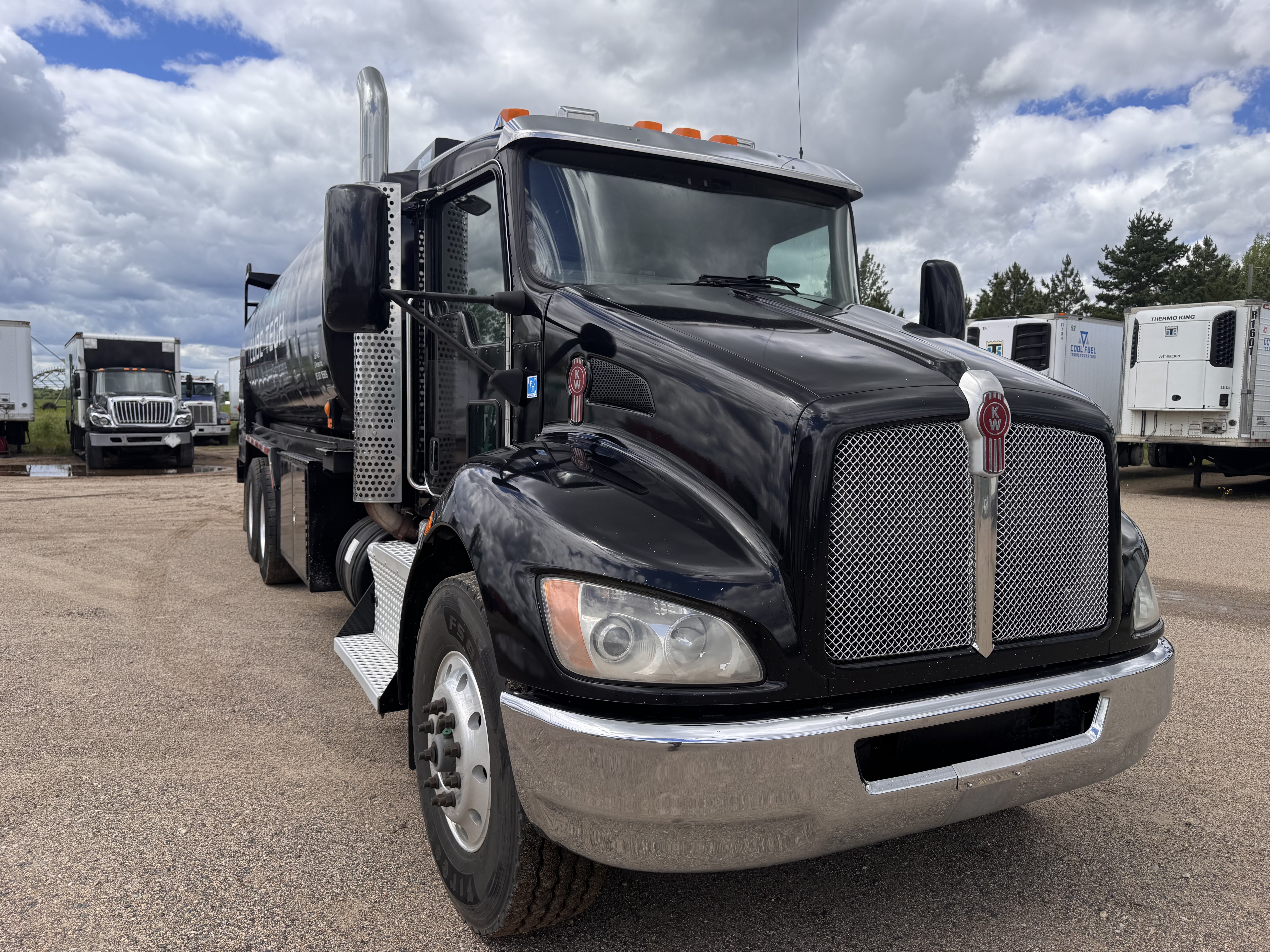 2015 KENWORTH T800 in Golden Valley, MN