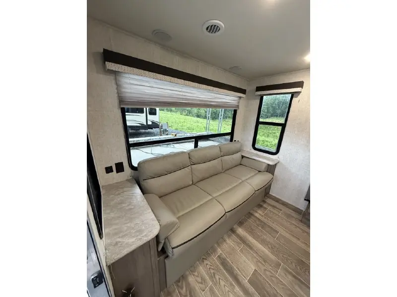 2022 GULF STREAM ENLIGHTEN 23RLS