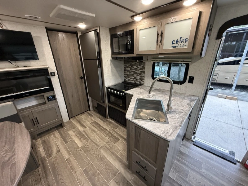 2022 GULF STREAM ENLIGHTEN 23RLS