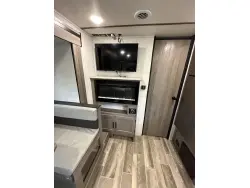 2022 GULF STREAM ENLIGHTEN 23RLS