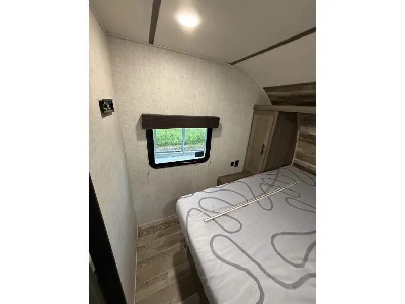 2022 GULF STREAM ENLIGHTEN 23RLS