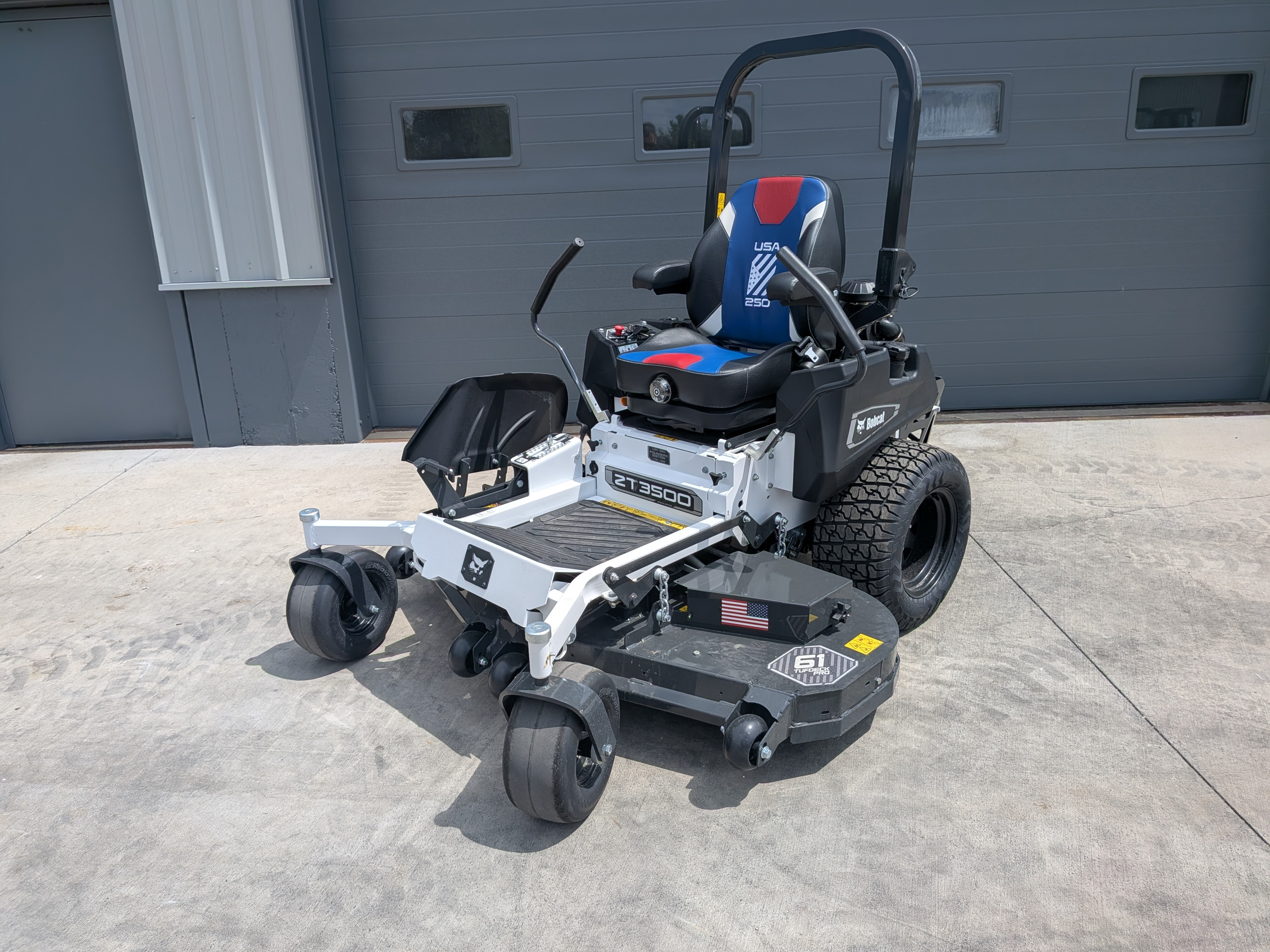 2026 Bobcat ZT3500 - 61” Deck in Darlington, WI