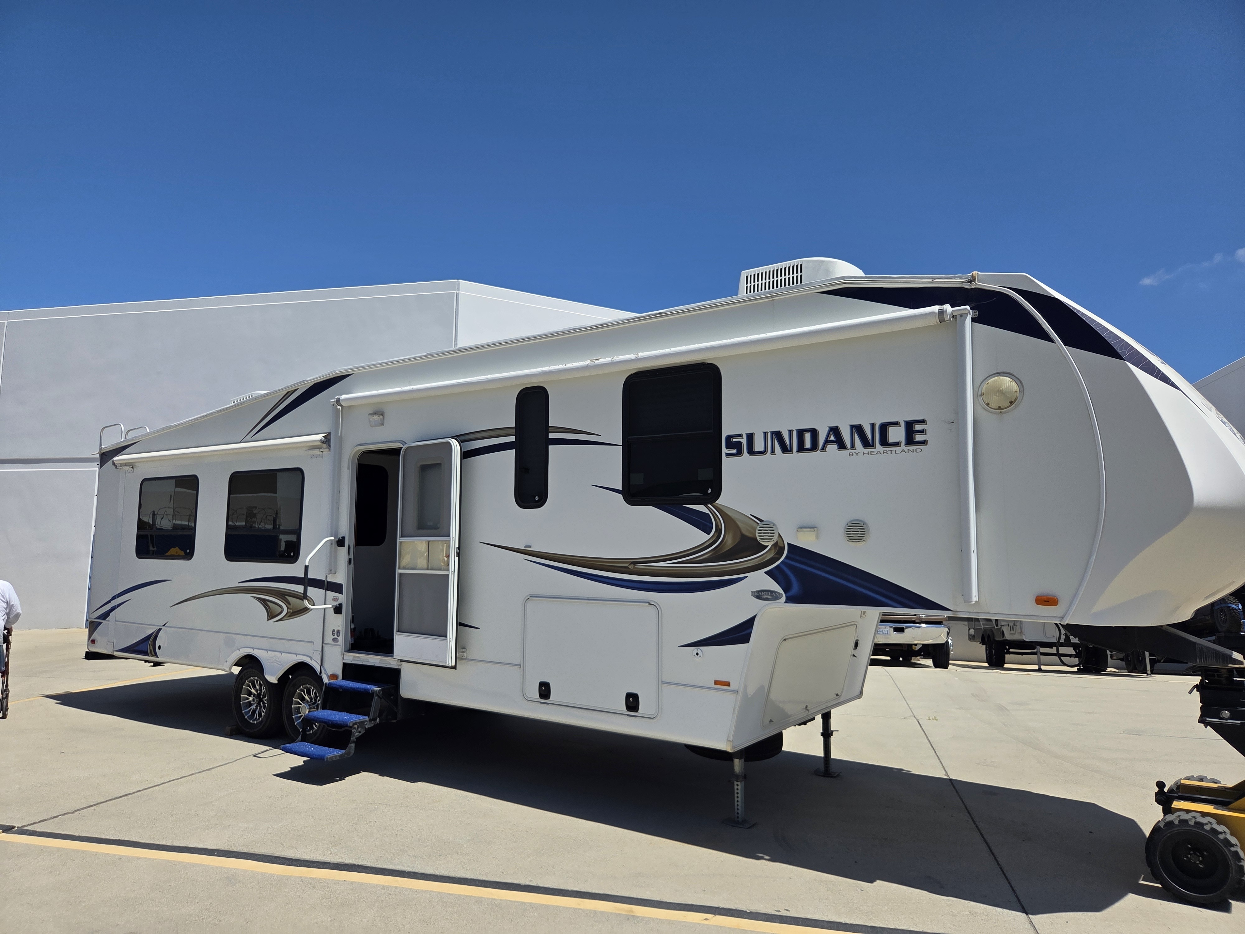2013 Heartland SUNDANCE 3270RES RV