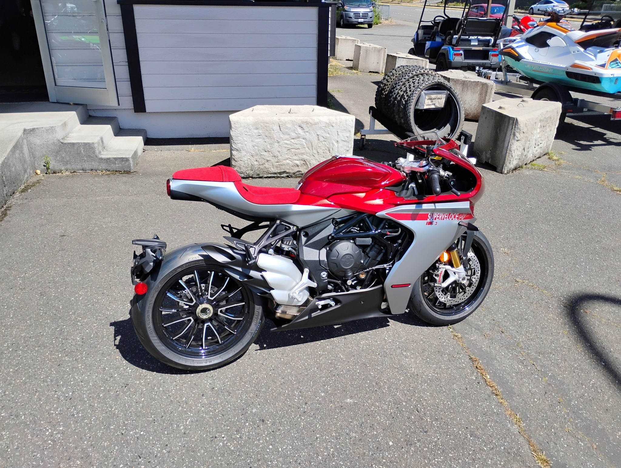 2025 Mv Agusta Superveloce S Ottantesimo Sportbike motorcycle