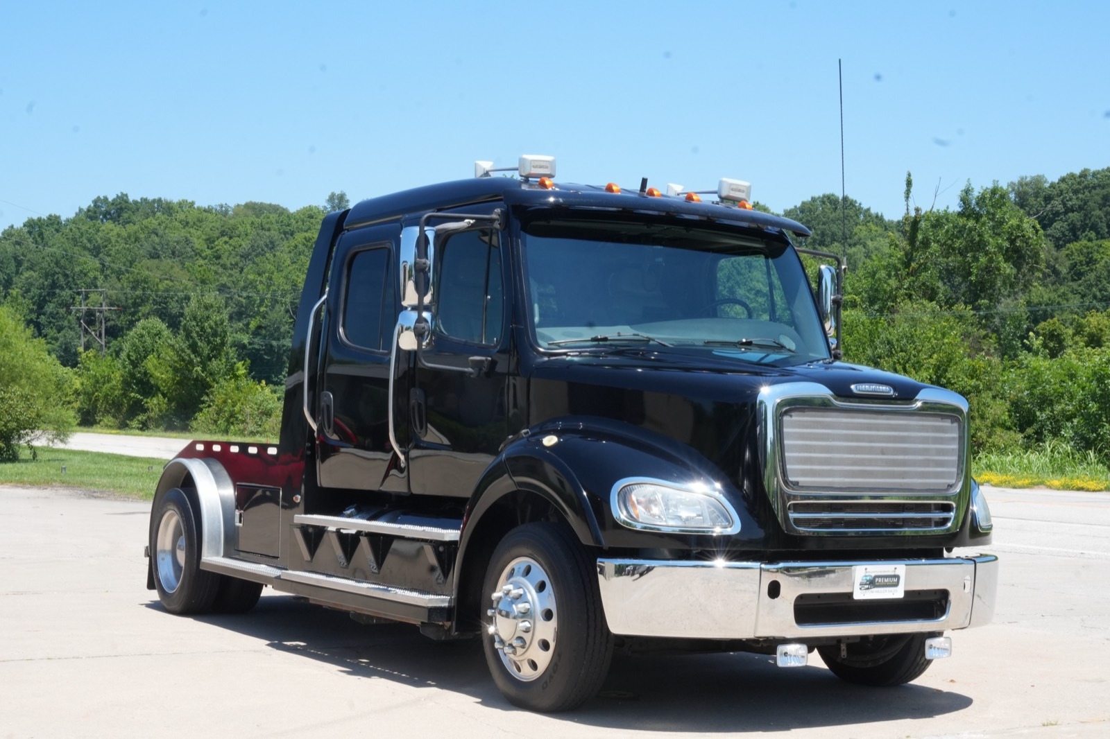 2015 FREIGHTLINER M2-112 DD13 500hp Hauler by 2L like Sportchassis in Bloomington, IN