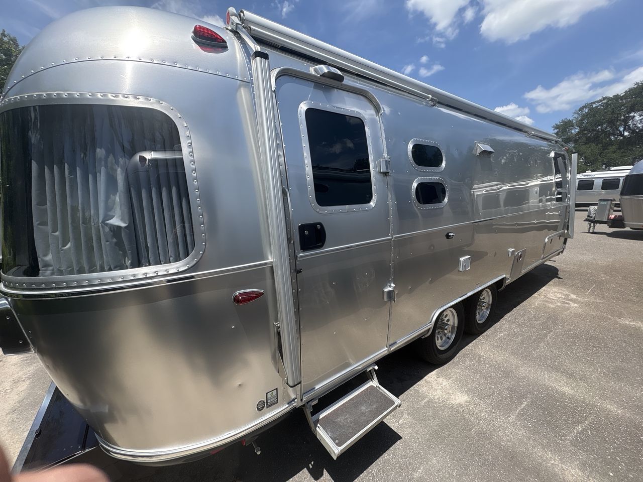 2025 Airstream Globetrotter 27FBT 27FB TWIN in dover FL
