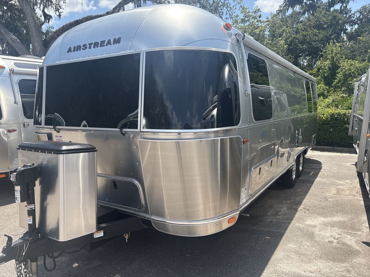2025 Airstream Globetrotter 27FBT 27FB TWIN in dover FL