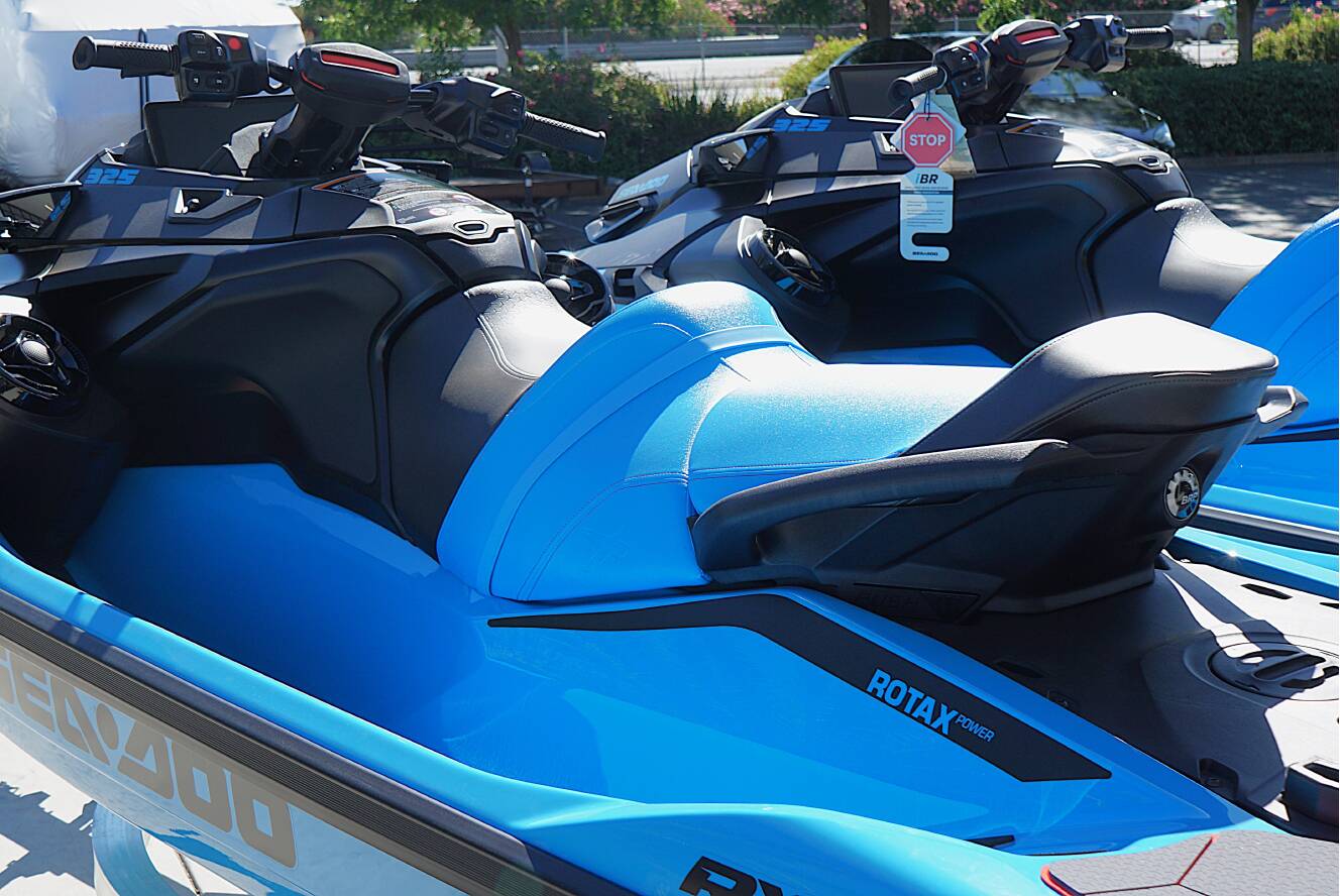 A photo of this 2026 Sea-Doo RXT-X 325 Tech Package