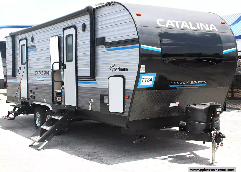 2023 Coachmen Catalina Legacy Edition 263FKDS in decatur TX