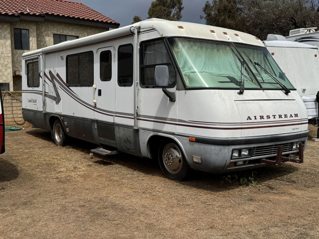 1999 Airstream Land Yacht 30 in bonita CA
