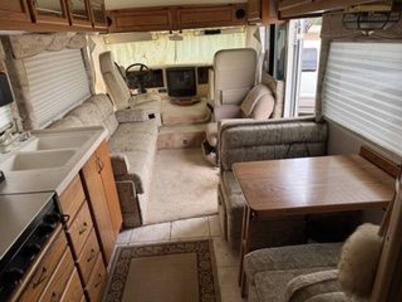 A photo of this 1999 Airstream Land Yacht 30