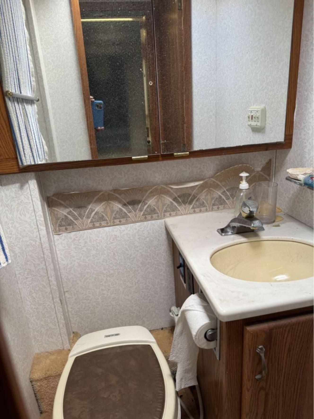 A photo of this 1999 Airstream Land Yacht 30