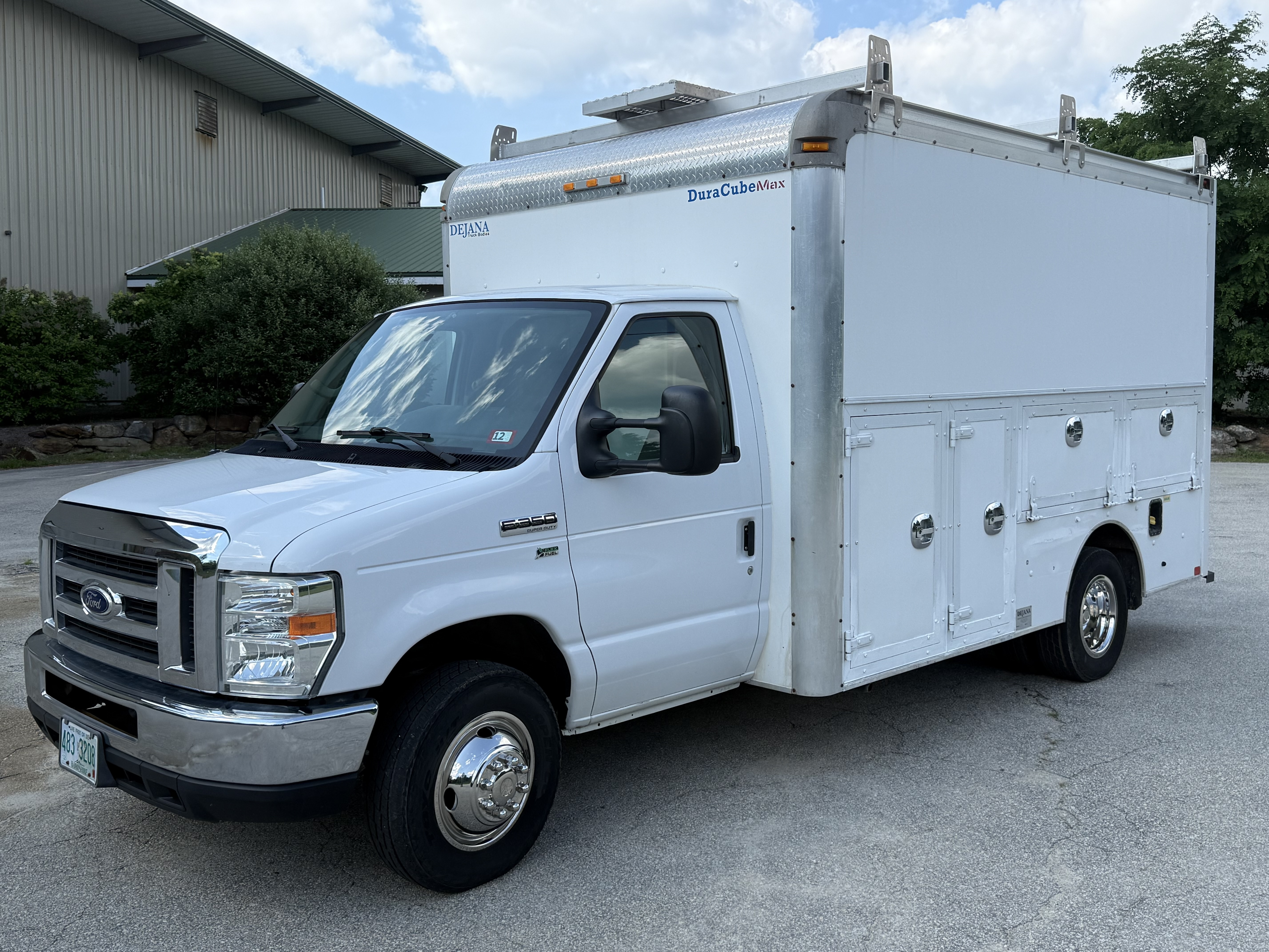 2016 FORD E350 in Jaffrey, NH