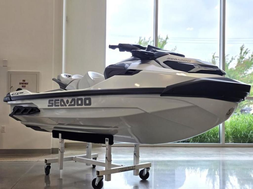 2026 Sea-Doo GTX Limited 325 White Pearl Premium LIMITED 325 in Austin, TX