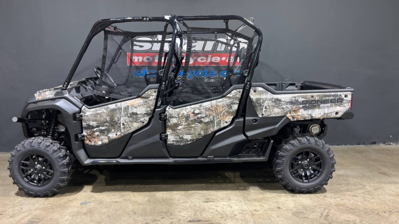 A photo of this 2025 Honda Pioneer 1000-6 Crew Deluxe