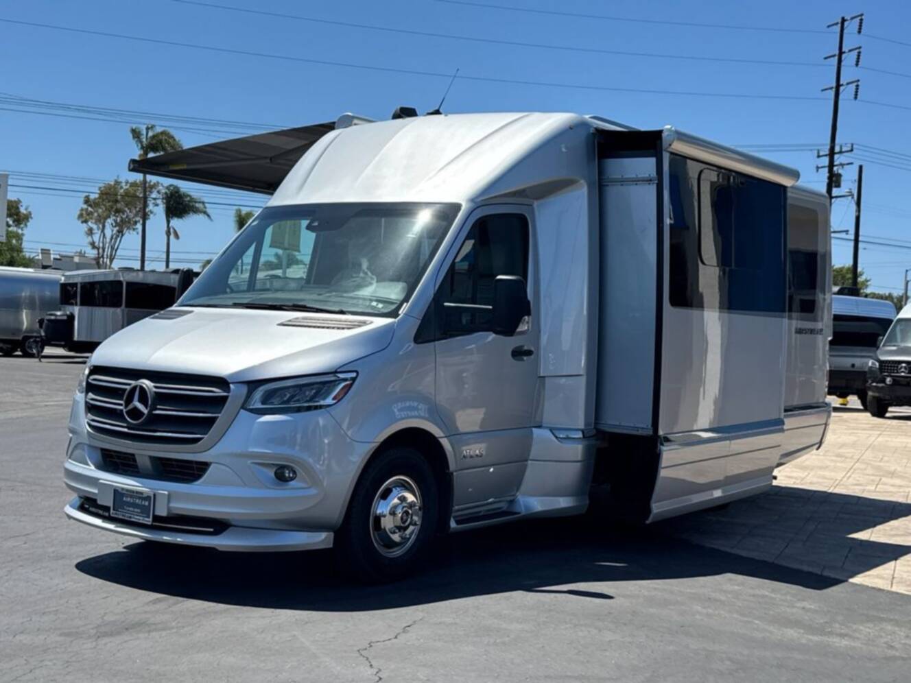 A photo of this 2021 Airstream Atlas Murphy Suite