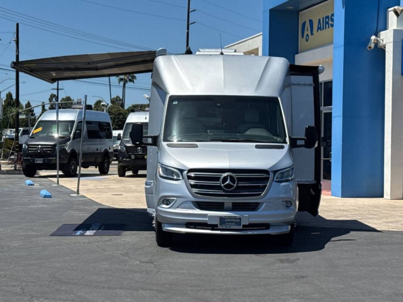 A photo of this 2021 Airstream Atlas Murphy Suite