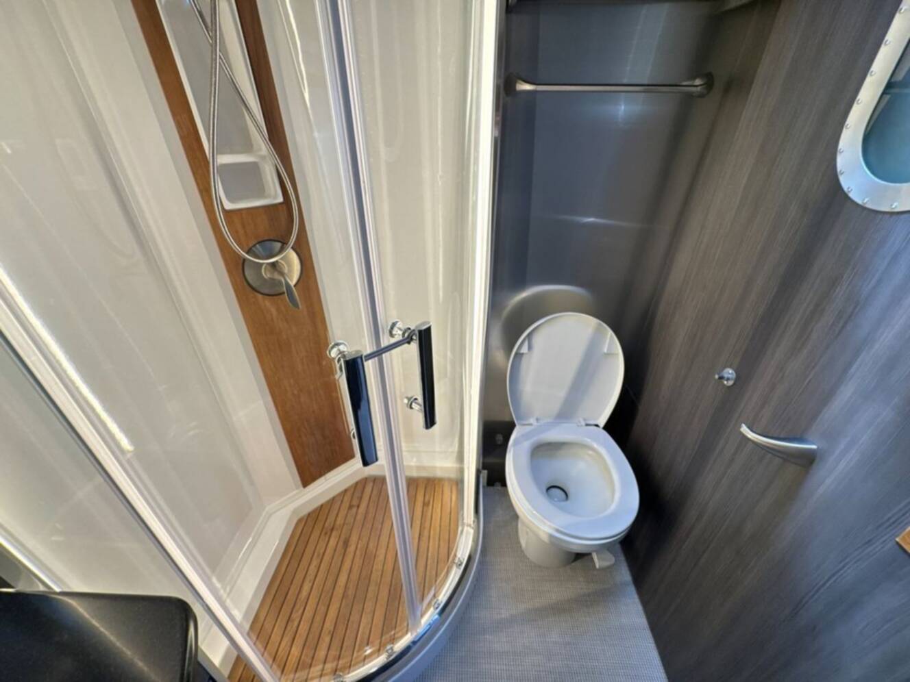 A photo of this 2021 Airstream Atlas Murphy Suite