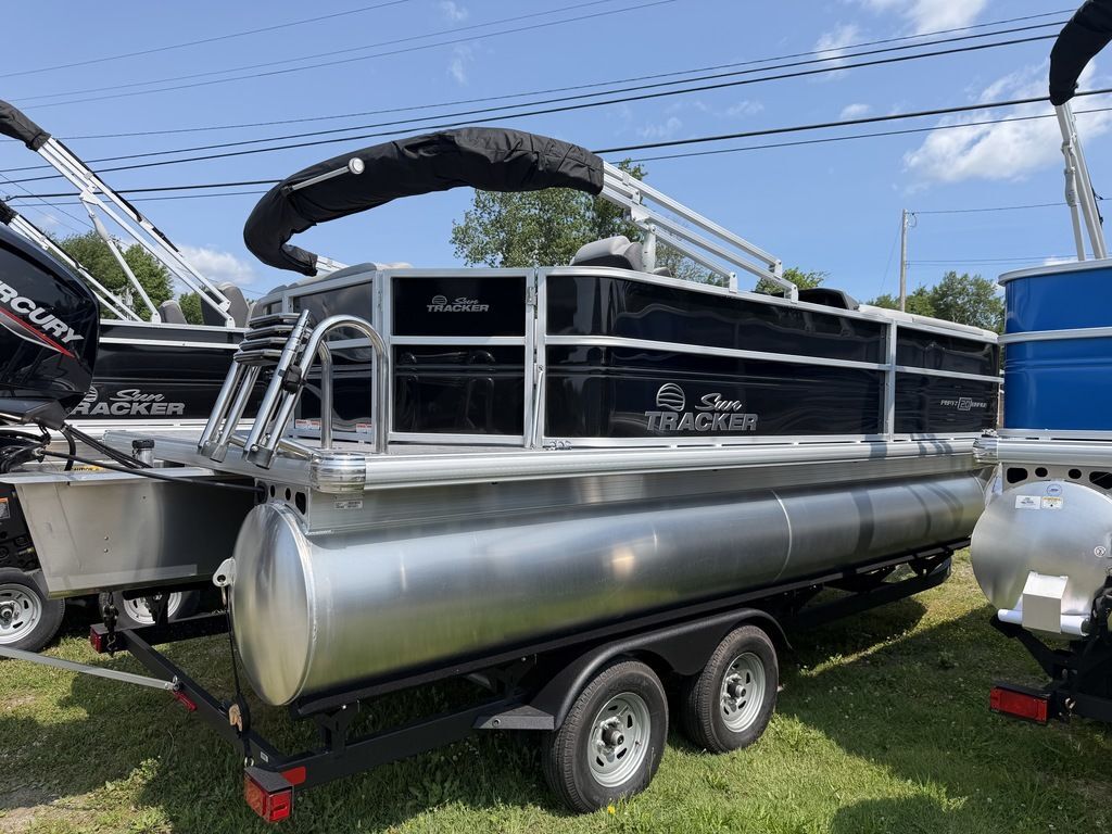 2026 Sun Tracker PB 20 DLX in holden ME