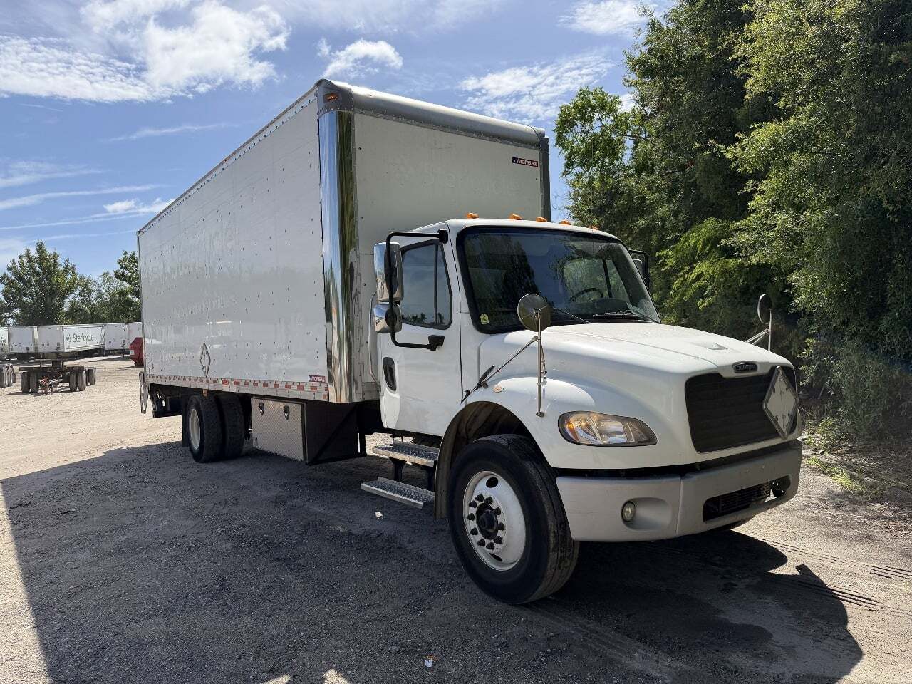 2021 FREIGHTLINER BUSINESS CLASS M2 106 in Bonita Springs, FL