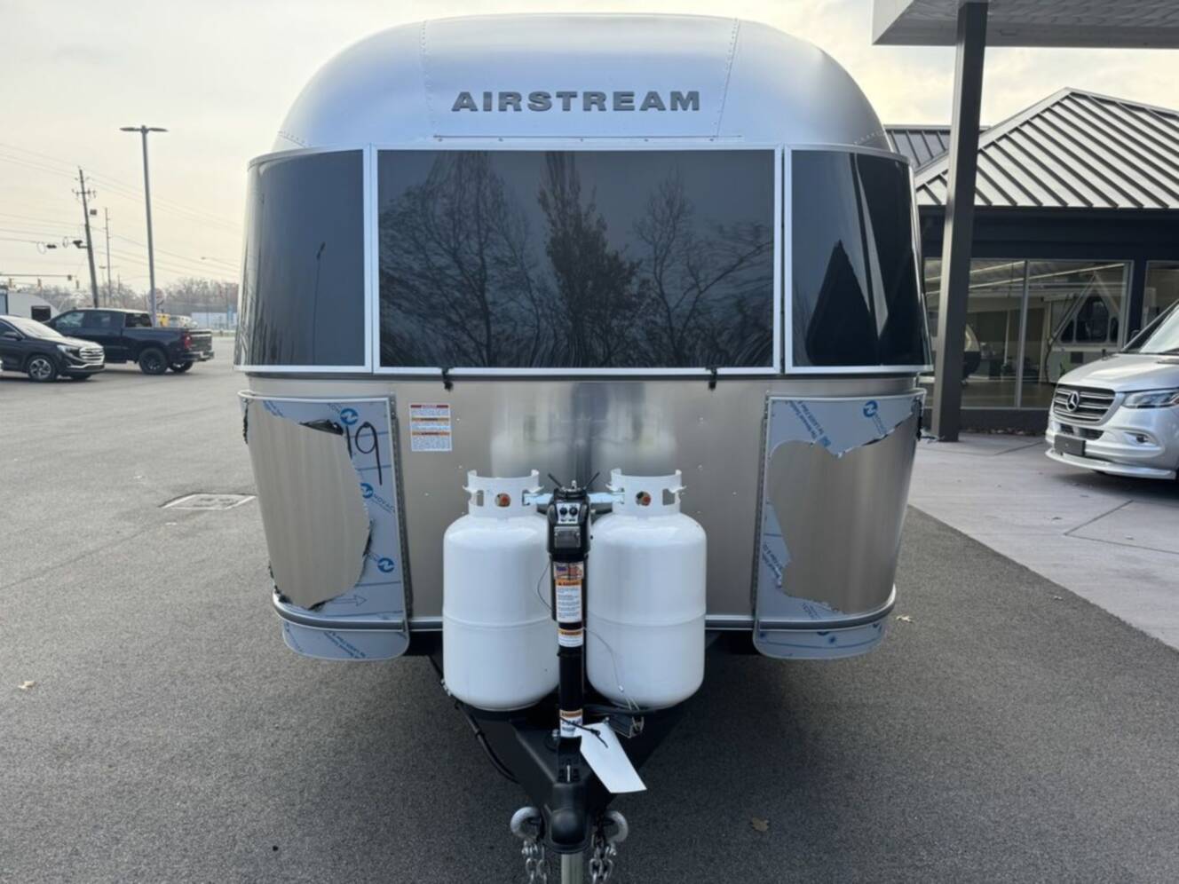 A photo of this 2025 Airstream Trade Wind 23FB