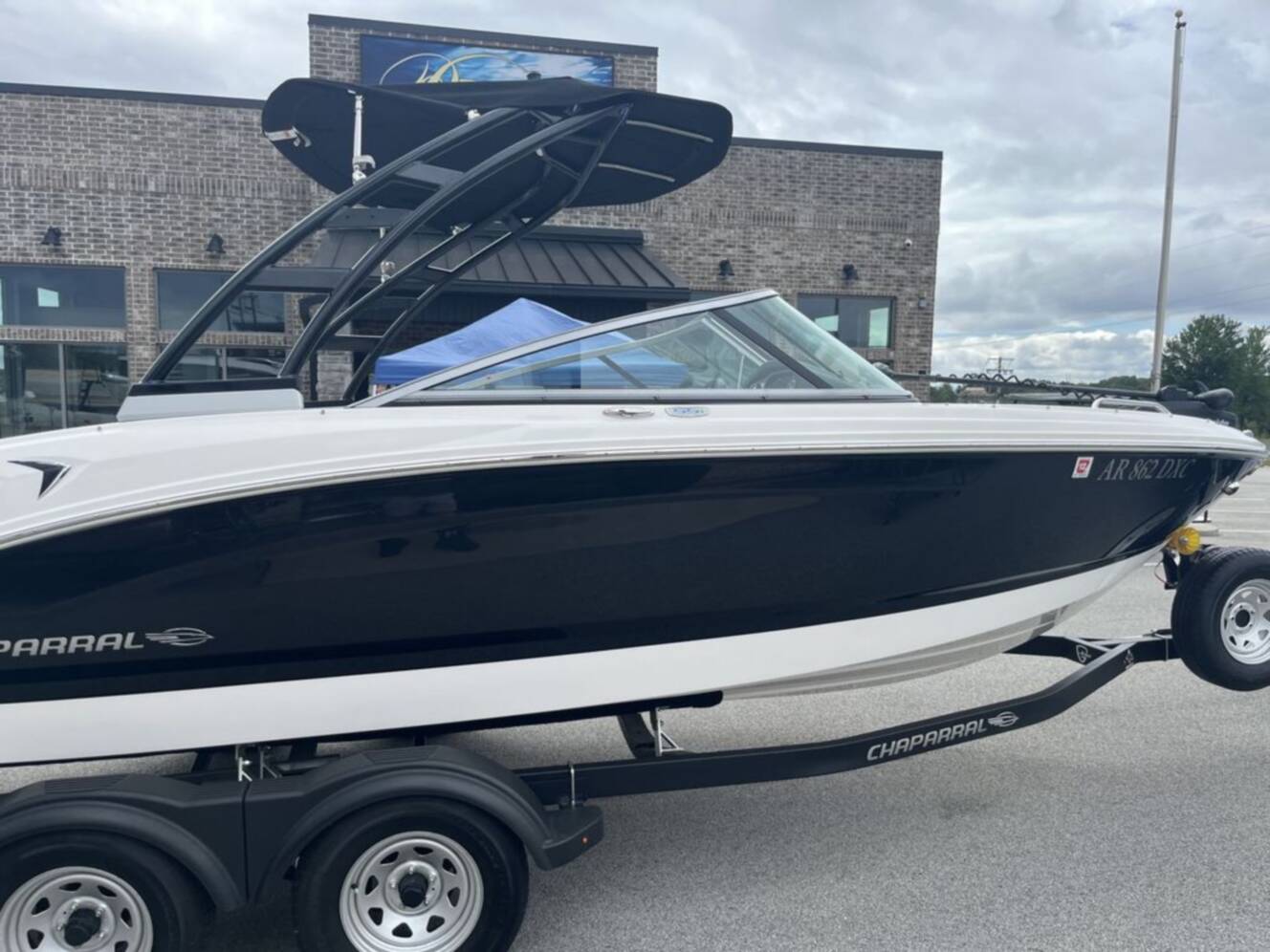 A photo of this 2023 Chaparral 21 SSI Ski & Fish