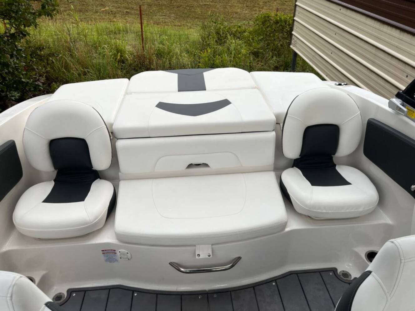 A photo of this 2023 Chaparral 21 SSI Ski & Fish