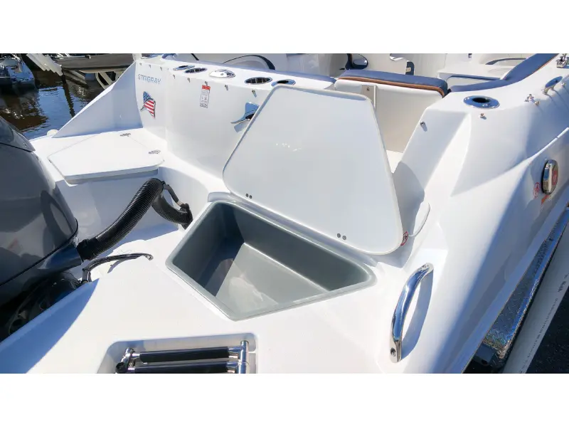2027 Stingray 24 DC