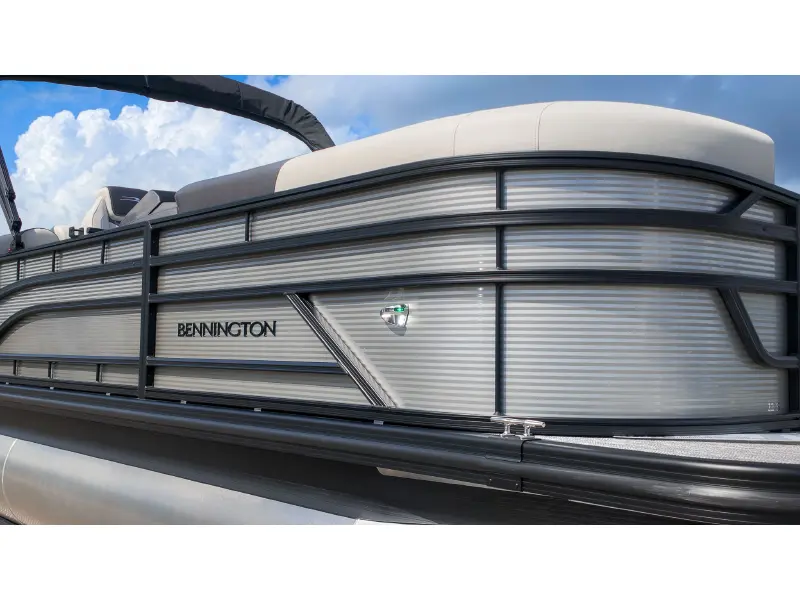 2027 Bennington 22 S1 STERN RADIUS
