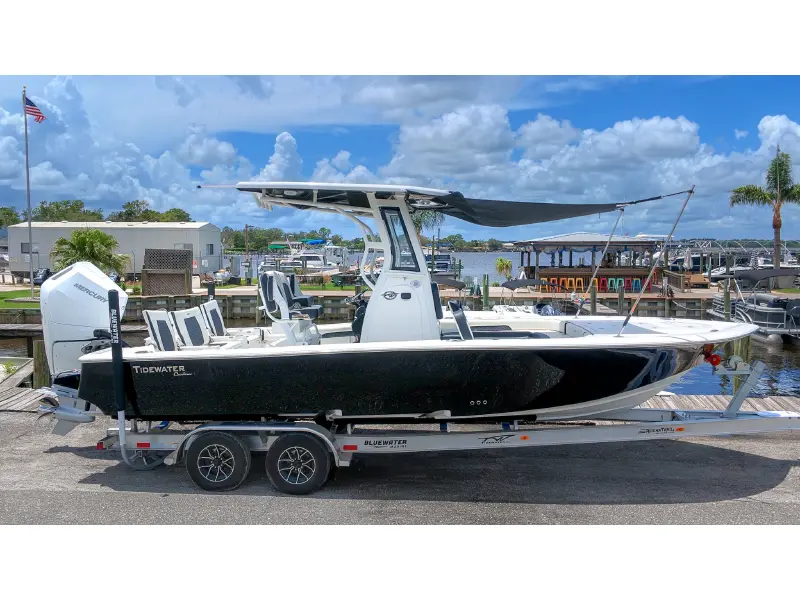 2027 Tidewater 2500 Carolina Bay