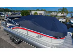 2027 Bennington 22 M SWINGBACK