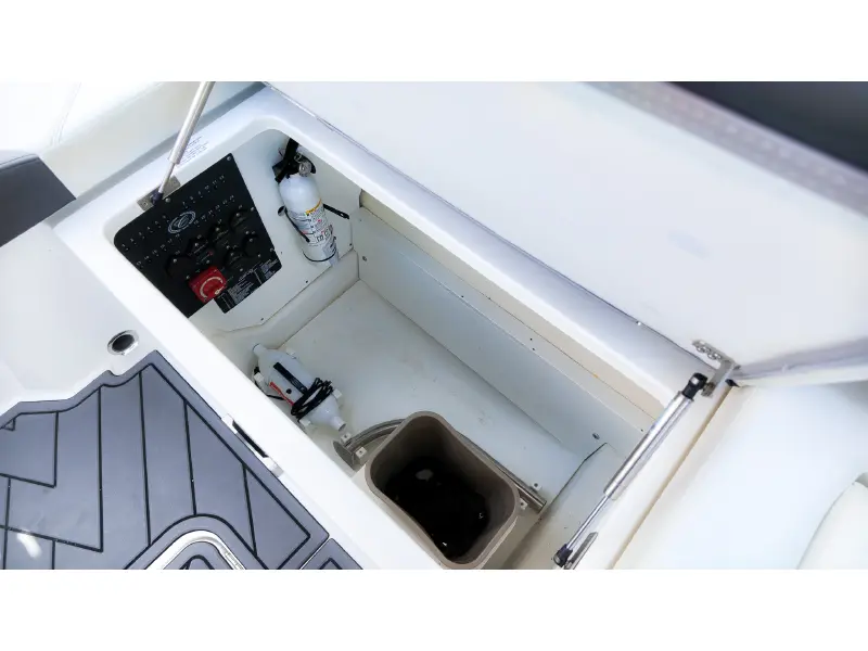 2022 Cobalt R6 Outboard