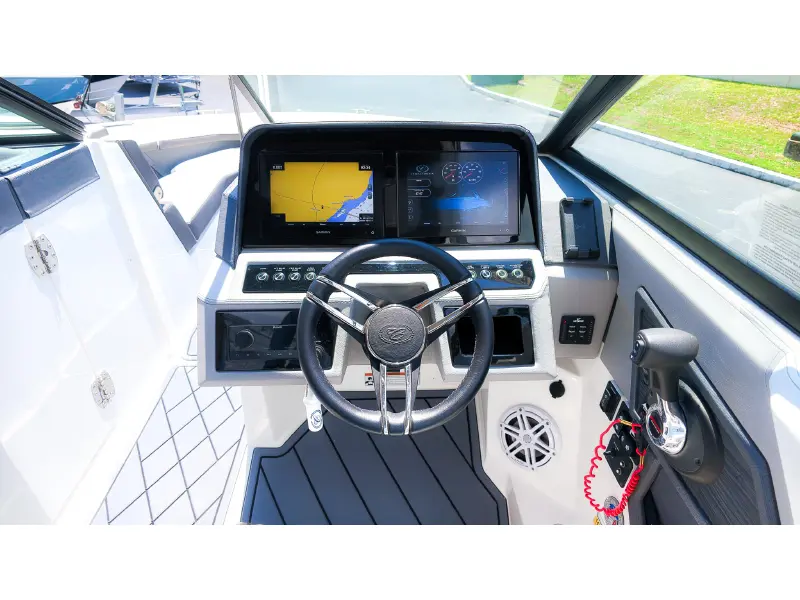 2022 Cobalt R6 Outboard