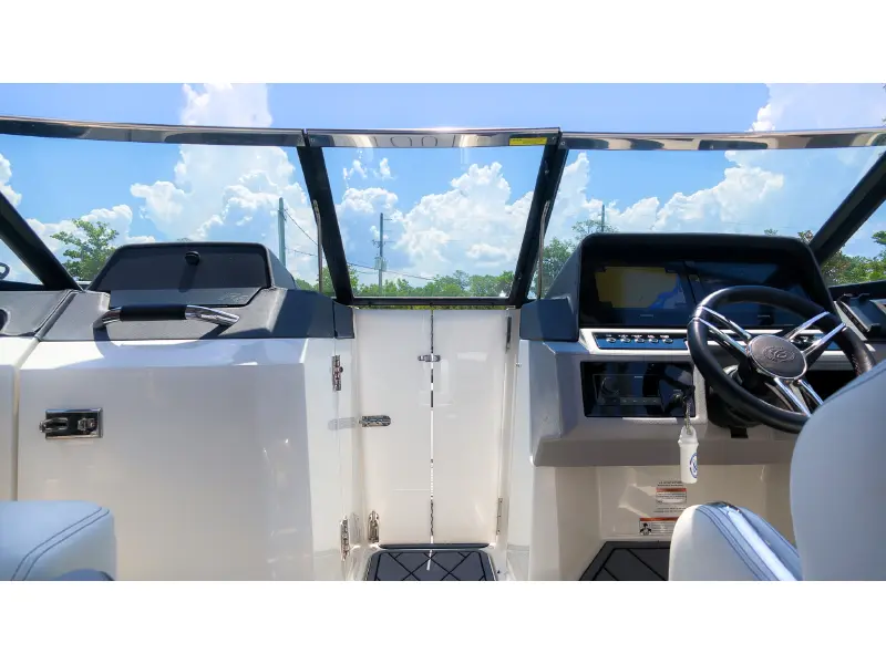 2022 Cobalt R6 Outboard