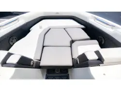 2022 Cobalt R6 Outboard