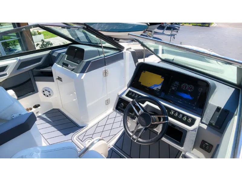 2022 Cobalt R6 Outboard