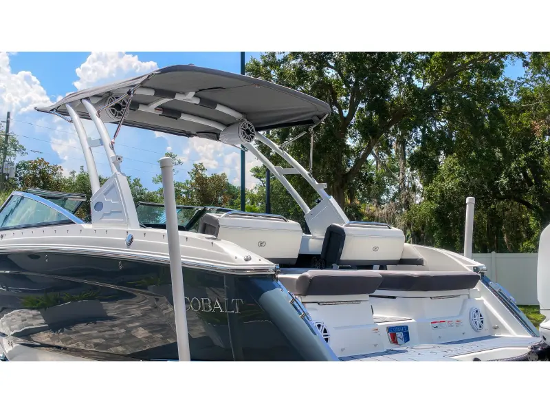 2022 Cobalt R6 Outboard