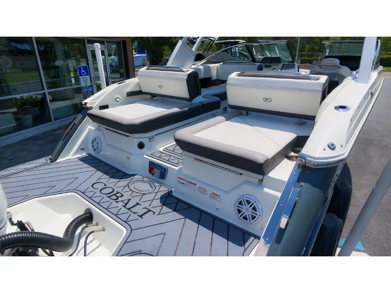 2022 Cobalt R6 Outboard