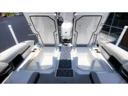 2022 Cobalt R6 Outboard
