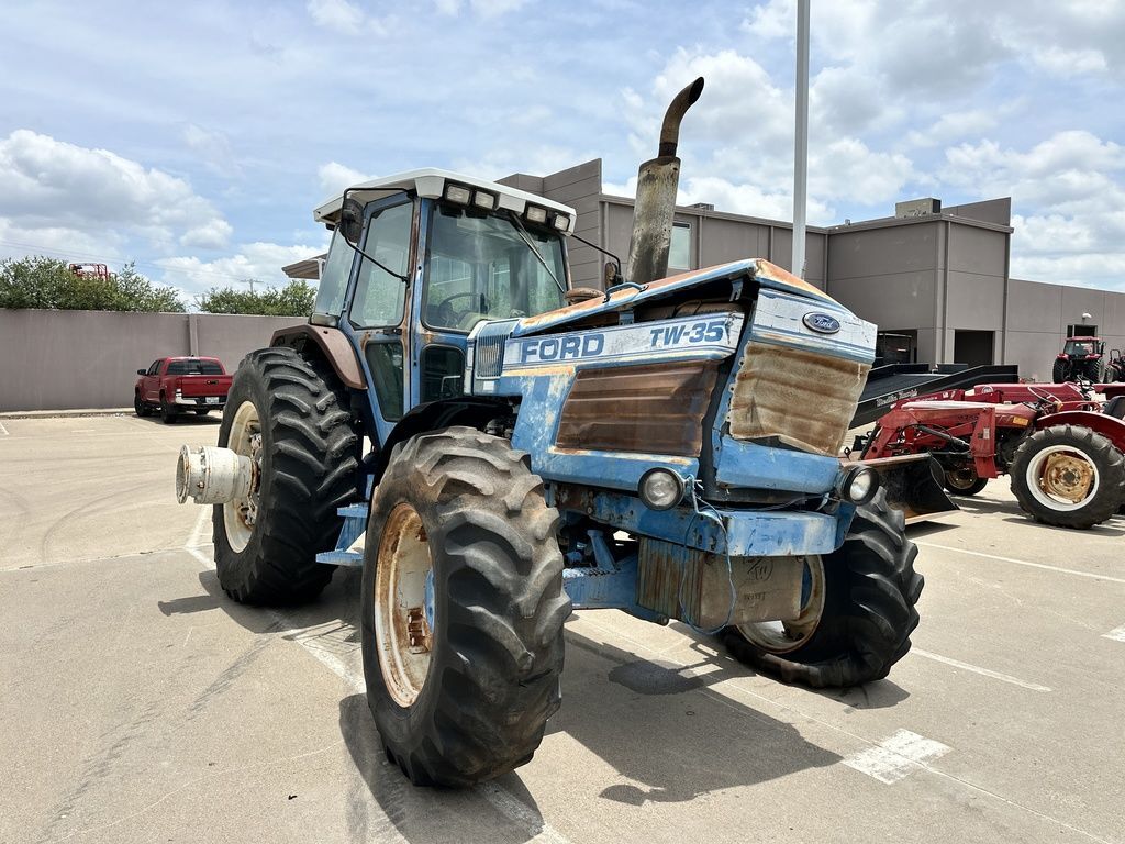 1986 Ford TW35 in Granbury, TX