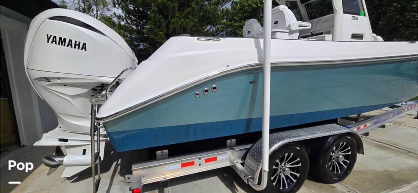 A photo of this 2016 Everglades 275 CC