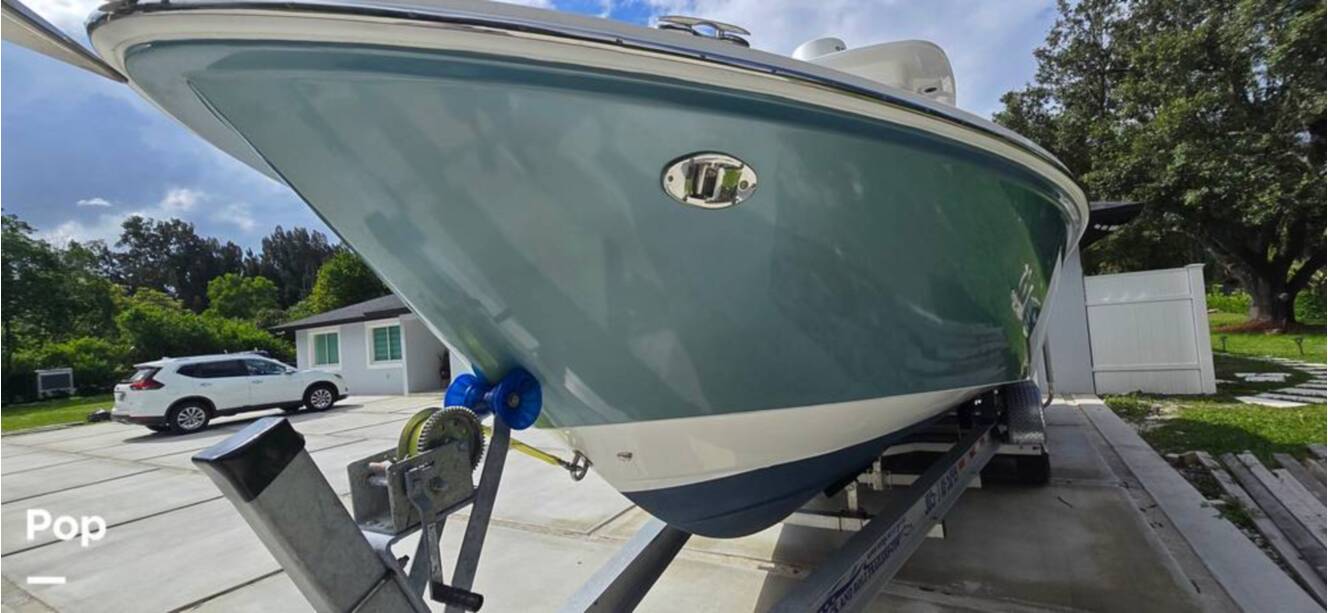 A photo of this 2016 Everglades 275 CC