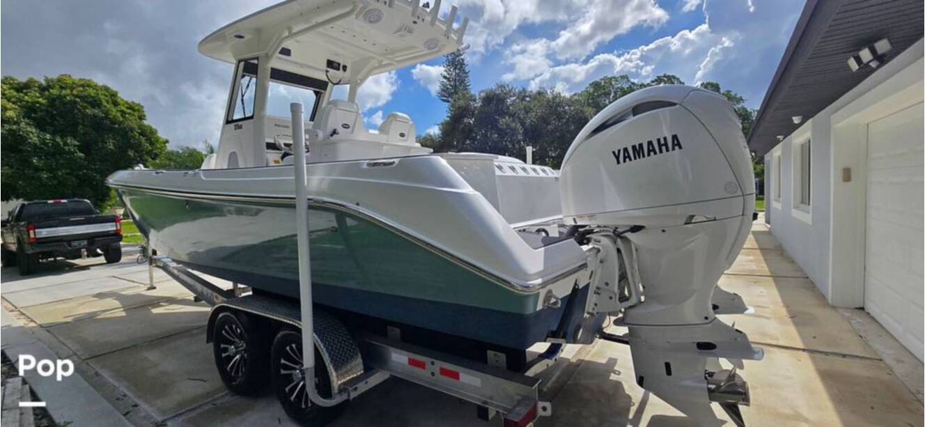 A photo of this 2016 Everglades 275 CC