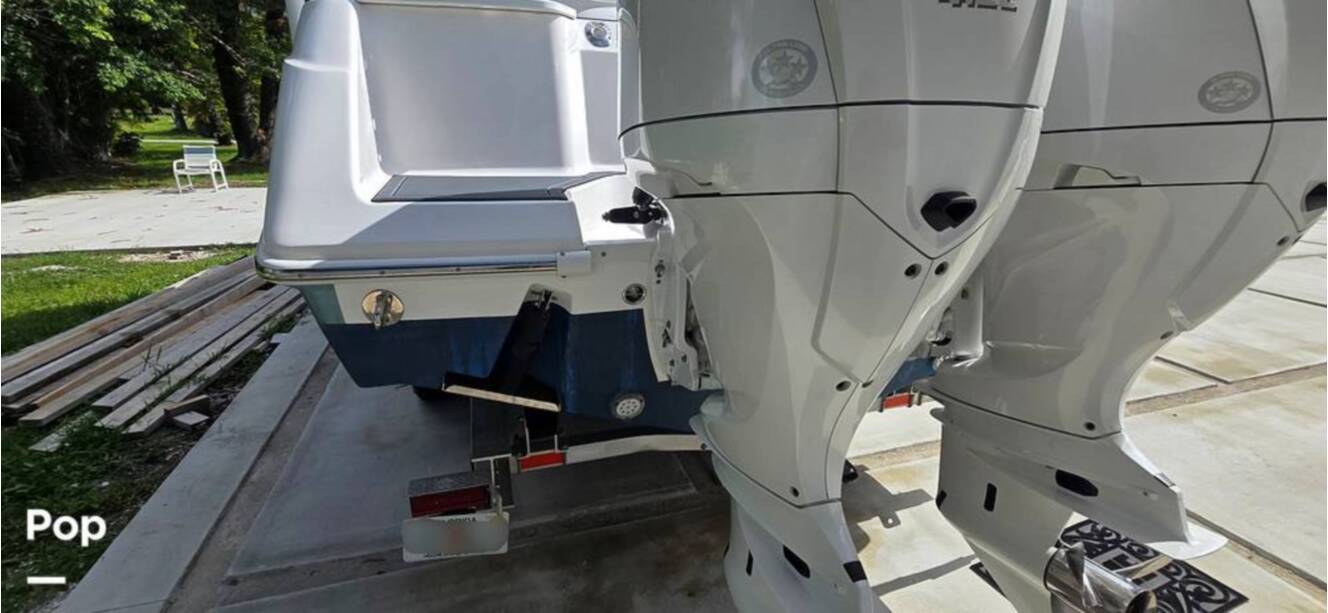 A photo of this 2016 Everglades 275 CC