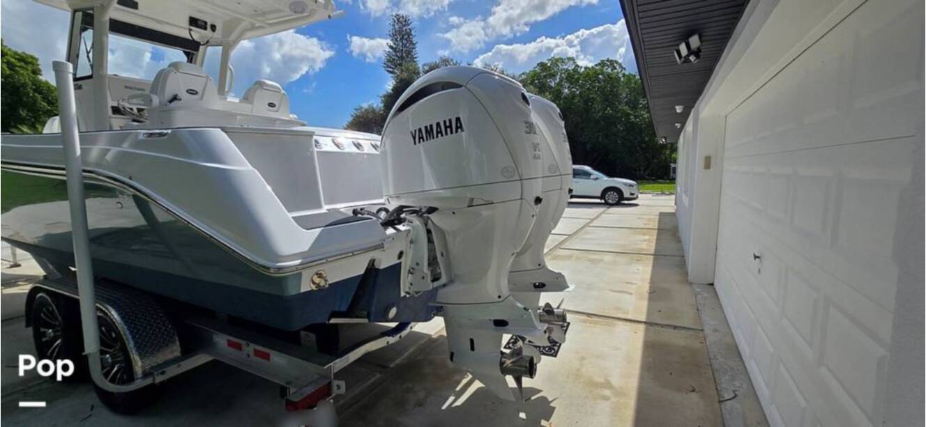A photo of this 2016 Everglades 275 CC